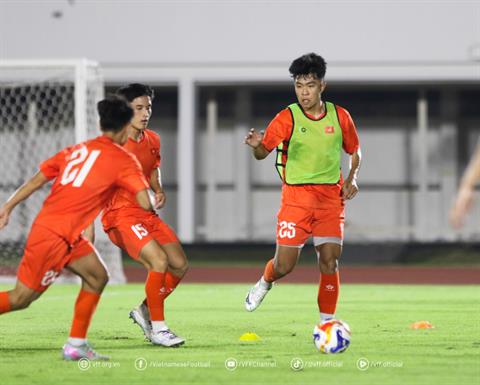 HLV Kim Sang Sik vắng mặt ở buổi tập thứ hai của U23 Việt Nam