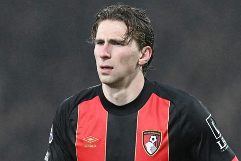 Tottenham sẵn sàng chi 60 triệu bảng cho hậu vệ của Bournemouth