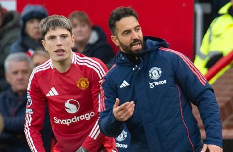 MU giảm giá bán Alejandro Garnacho
