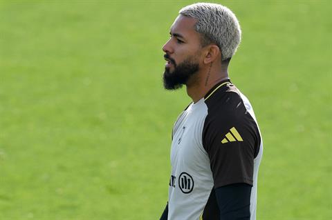 Douglas Luiz muốn trở lại Ngoại hạng Anh