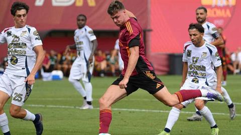 Evan Ferguson bùng nổ với cú poker trong ngày ra mắt Roma