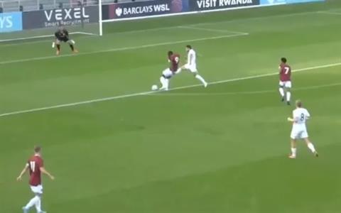 Vừa trở lại, Michail Antonio đã lập cú đúp