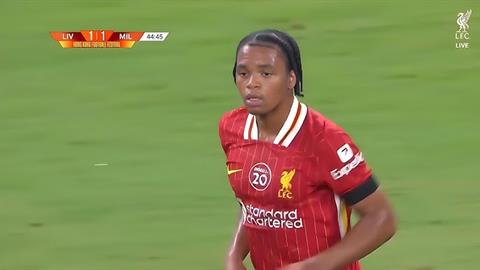 Sao tuổi teen Rio Ngumoha của Liverpool nhận mưa lời khen