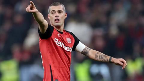 Granit Xhaka sắp tái xuất Premier League
