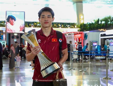 U23 Việt Nam "ẵm" cúp vô địch Đông Nam Á về nước
