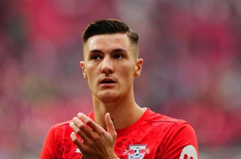 Benjamin Sesko vắng mặt trong trận đấu với Atalanta