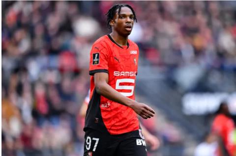 Arsenal nâng cấp hàng thủ bằng sao Rennes