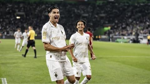 Hậu vệ Indonesia gây sốt sau bàn đầu tiên cho Monchengladbach