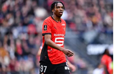Jeremy Jacquet có câu trả lời cho Arsenal