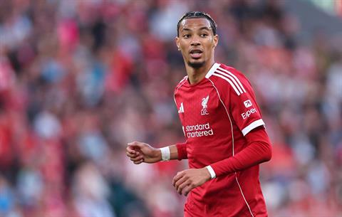 Hugo Ekitike nhận lời động viên trước ngày trở lại Eintracht Frankfurt