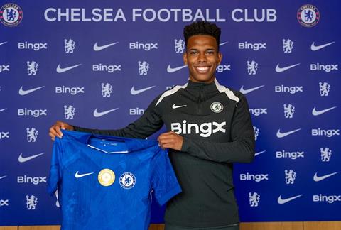 Chelsea chính thức bông bố bản hợp đồng với Estevao