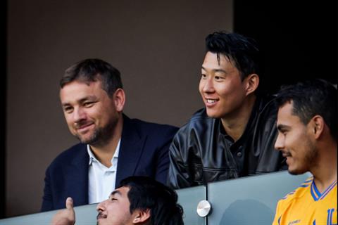 Son Heung Min gây sốt khi dự khán trận đấu của LAFC