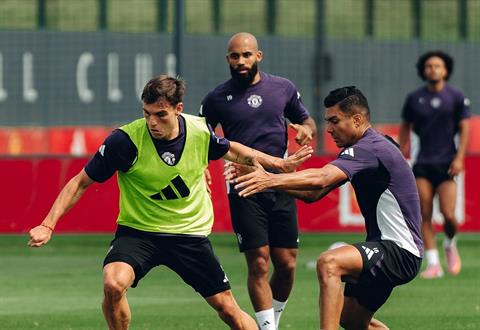 Dàn sao MU tích cực tập luyện chờ ngày đấu Fiorentina