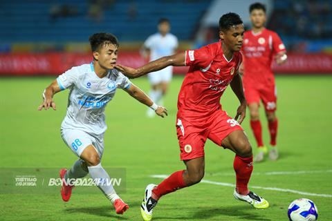 Adou Minh hạnh phúc khi được cống hiến cho bóng đá Việt Nam