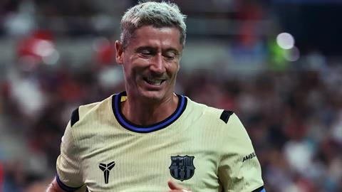 Robert Lewandowski từng gật đầu đến MU nhưng bị Dortmund chặn lại