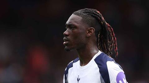 Yves Bissouma trở lại đội hình Tottenham đấu Burnley