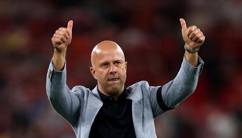 Arne Slot tiếc khi Liverpool mua hụt Marc Guehi