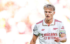 Odegaard vẫn được triệu tập lên tuyển Na Uy dù đang gặp chấn thương