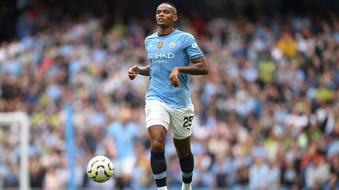 Galatasaray nhắm 2 trụ cột hàng phòng ngự của Man City