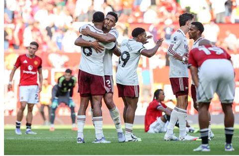 Huyền thoại muốn Arsenal giữ Gabriel và Saliba lâu nhất có thể