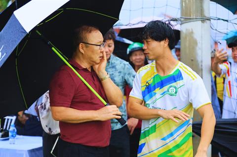 Đội của Công Phượng đặt mục tiêu lên V.League