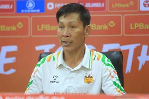 HLV của HAGL muốn học trò chăm chỉ hơn