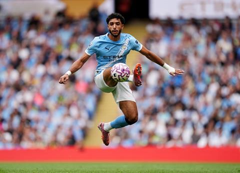Man City chịu bất lợi đầu tiên từ virus FIFA