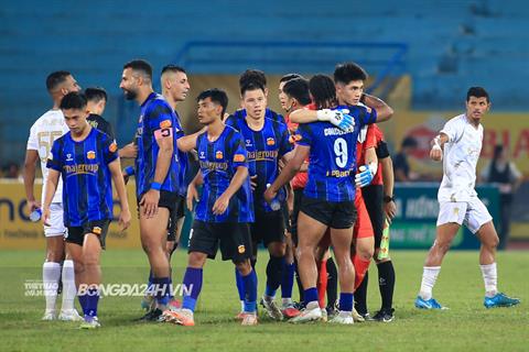HAGL rơi xuống đáy bảng xếp hạng V.League