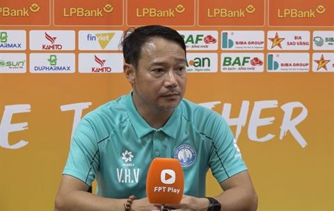 HLV Vũ Hồng Việt nhận lỗi sau thất bại đau đớn trước SLNA