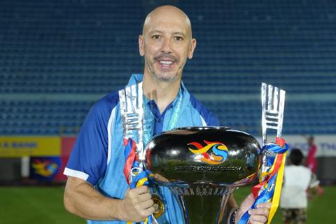 CAHN phủ nhận việc trợ lý HLV xin từ chức