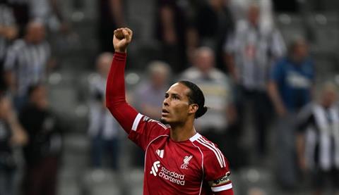 Van Dijk chưa hài lòng với một điều sau trận thắng Newcastle