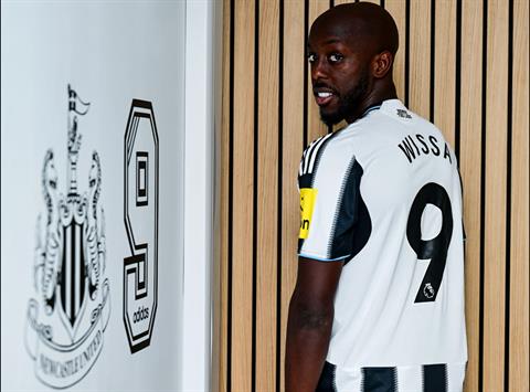 Newcastle công bố tân binh 55 triệu bảng