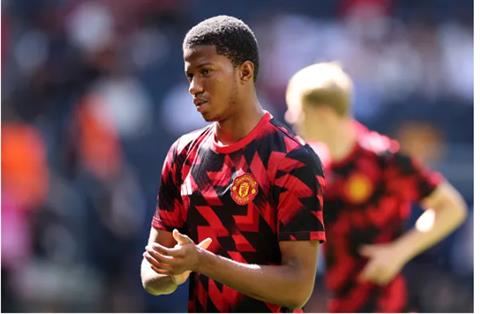 Phil Jones đặt niềm tin rất lớn vào Chido Obi