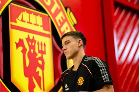 Gây thất vọng ở MU, Manuel Ugarte bị chỉ trích dữ dội