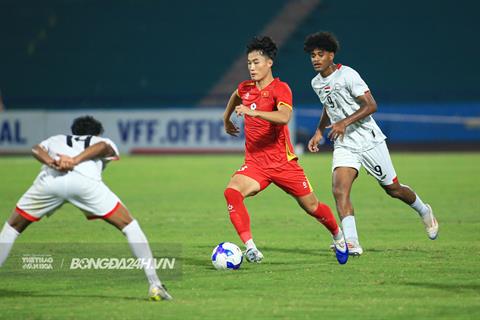 Tiền vệ U23 Việt Nam khen đồng đội Việt kiều Vadim Nguyễn