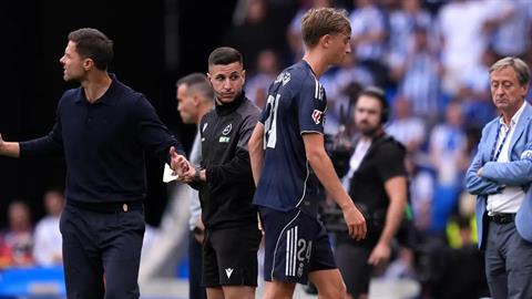 Alonso bênh vực Huijsen sau thẻ đỏ ở trận thắng của Real Madrid