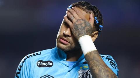 Neymar bị cáo buộc nghiện whisky, hút shisha ở Santos