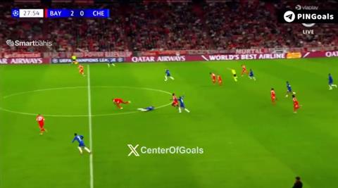 NHM Chelsea tức giận khi sao Bayern thoát thẻ đỏ