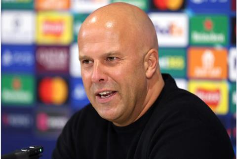 HLV Arne Slot thừa nhận hạn chế của Liverpool ở tình huống cố định