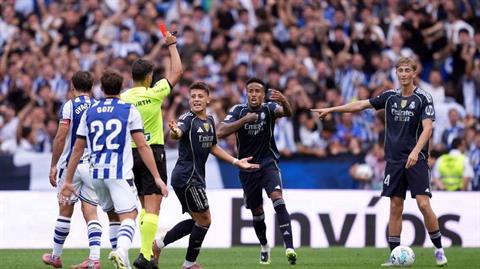 Dean Huijsen chỉ trích quyết định giữ nguyên án treo giò của RFEF