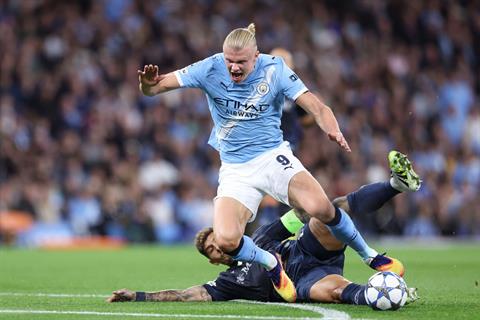 Neville: Man City phải thắng Arsenal để chứng tỏ khả năng đua vô địch
