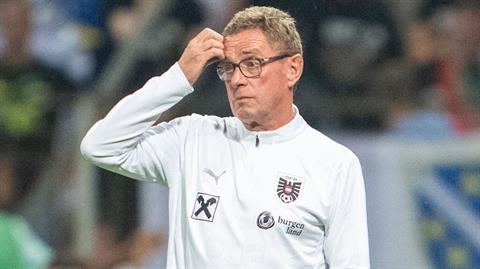 Ralf Rangnick điều trị tại bệnh viện vì biến chứng sau phẫu thuật