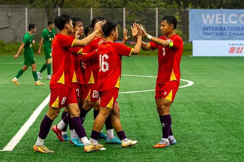 Hàng công U18 Việt Nam ghi 4 bàn vào lưới U18 Zhejiang