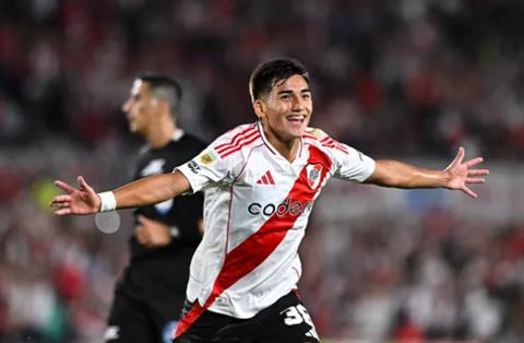 Chelsea và Barca đại chiến giành sao trẻ River Plate 