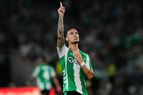 Hàng thải của MU tỏa sáng, Betis thoát thua tại Europa League