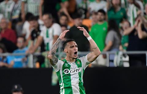 Antony tỏa sáng trong trận mở màn Europa League của Real Betis