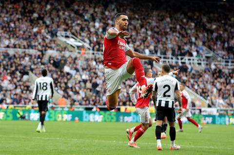Neville: Trận thắng Newcastle tiếp thêm niềm tin vô địch cho Arsenal
