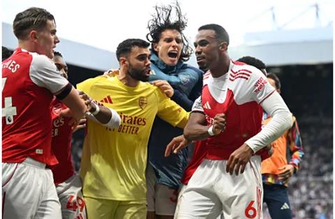 Rio Ferdinand dự đoán cuộc đua vô địch ở Ngoại hạng Anh mùa này