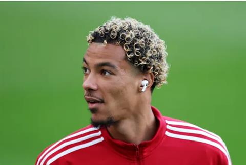 Hugo Ekitike giải thích lý do từ chối MU