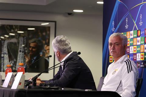 Jose Mourinho: Ông từng là tất cả với CĐV Chelsea, nhưng còn bây giờ thì sao?
